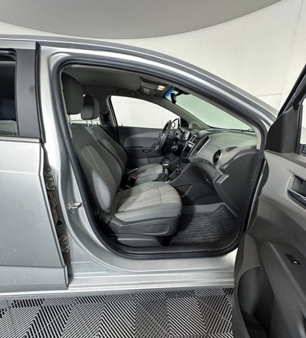 Used 2013 Chevrolet Sonic LT FWD image 5
