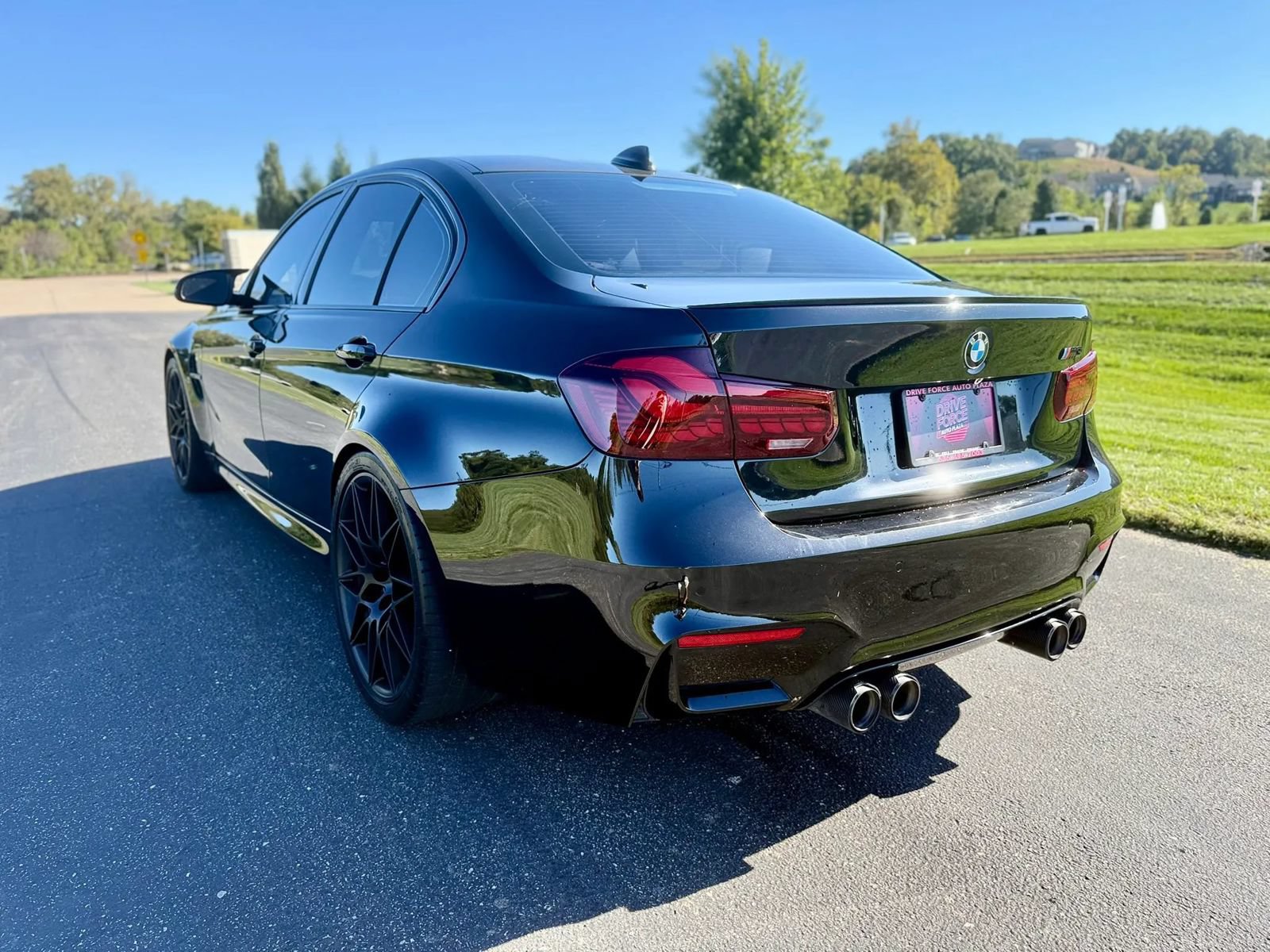 Used 2018 BMW M3 RWD image 7