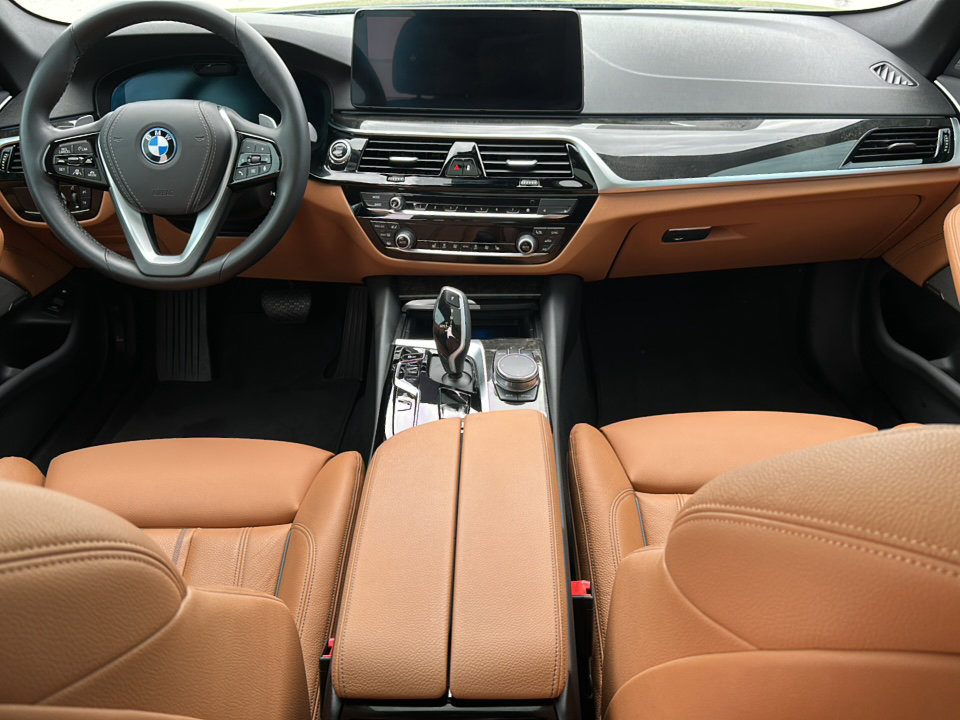Certified 2023 BMW 530e xDrive w/ Premium Package image 21