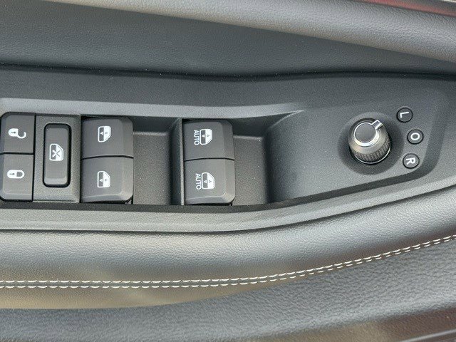 New 2025 Jeep Grand Cherokee L Altitude image 10