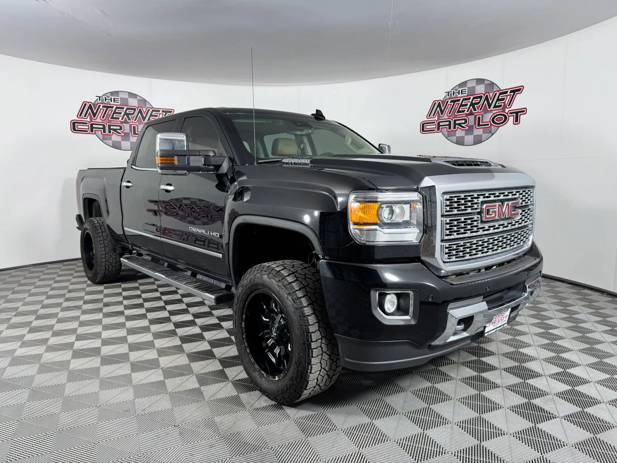 Used 2019 GMC Sierra 2500 Denali w/ Duramax Plus Package AWD/4WD image 9