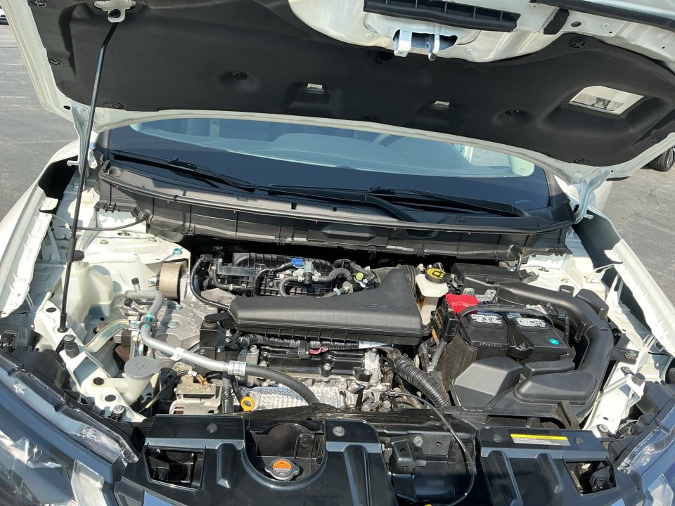 Used 2018 Nissan Rogue SV image 20