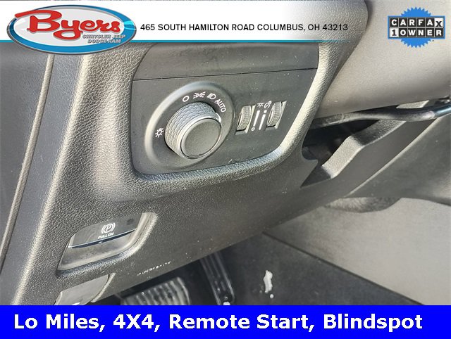 Used 2024 Jeep Grand Cherokee Laredo image 14