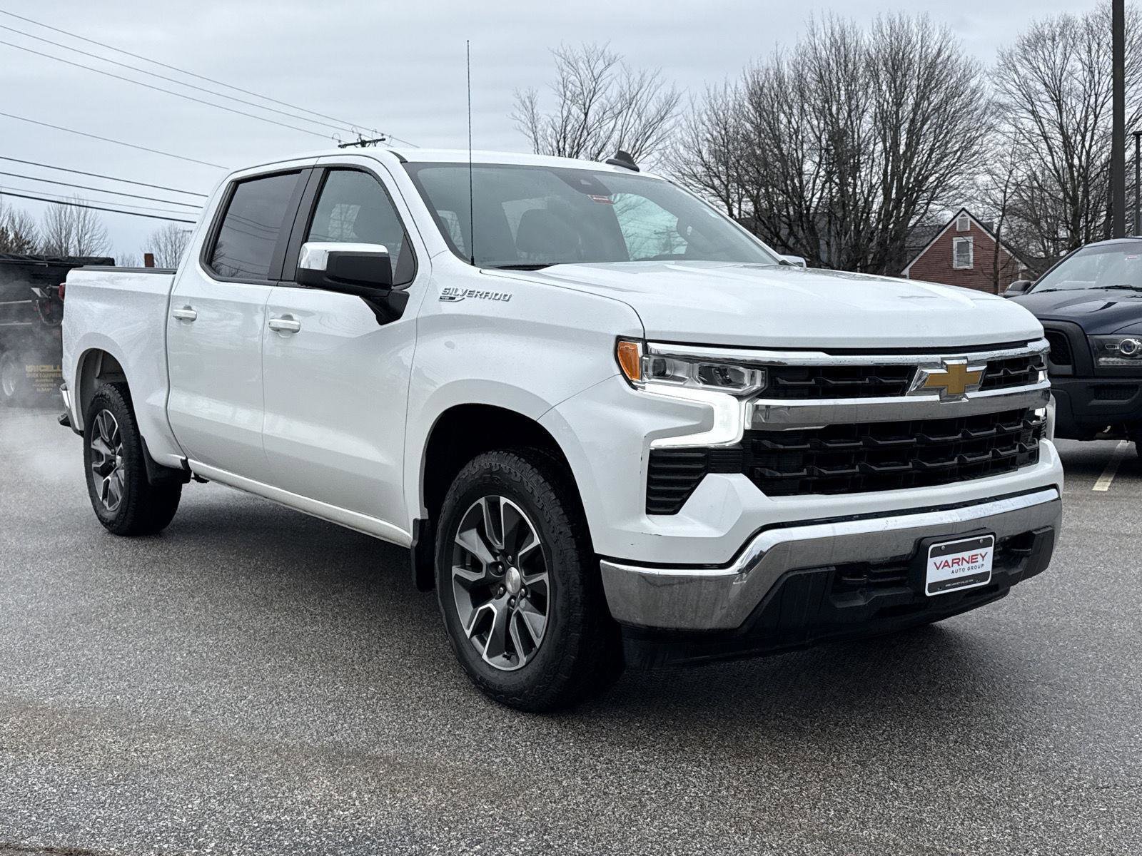 Used 2023 Chevrolet Silverado 1500 LT image 3