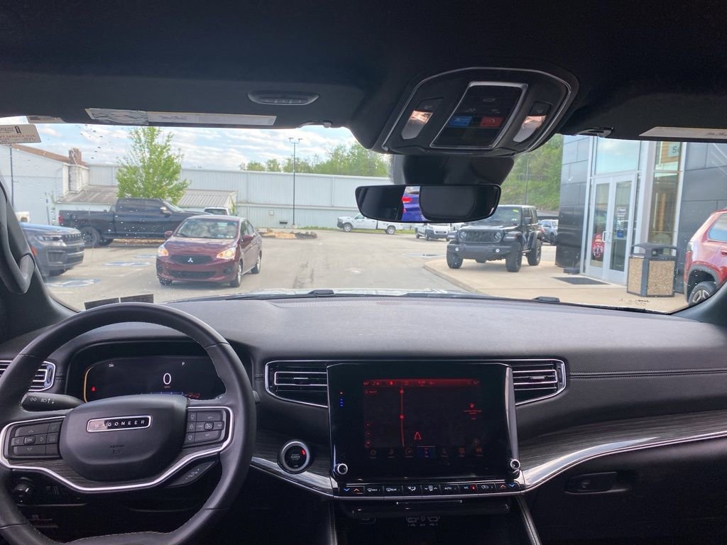 Used 2022 Jeep Wagoneer Series II AWD/4WD image 11