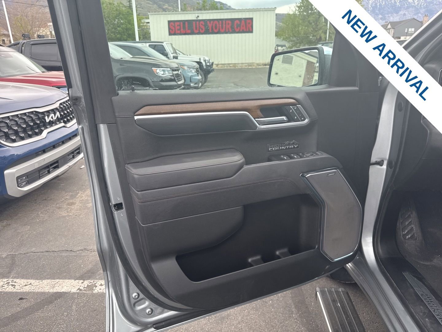 Used 2025 Chevrolet Silverado 1500 High Country w/ Technology Package AWD/4WD image 17