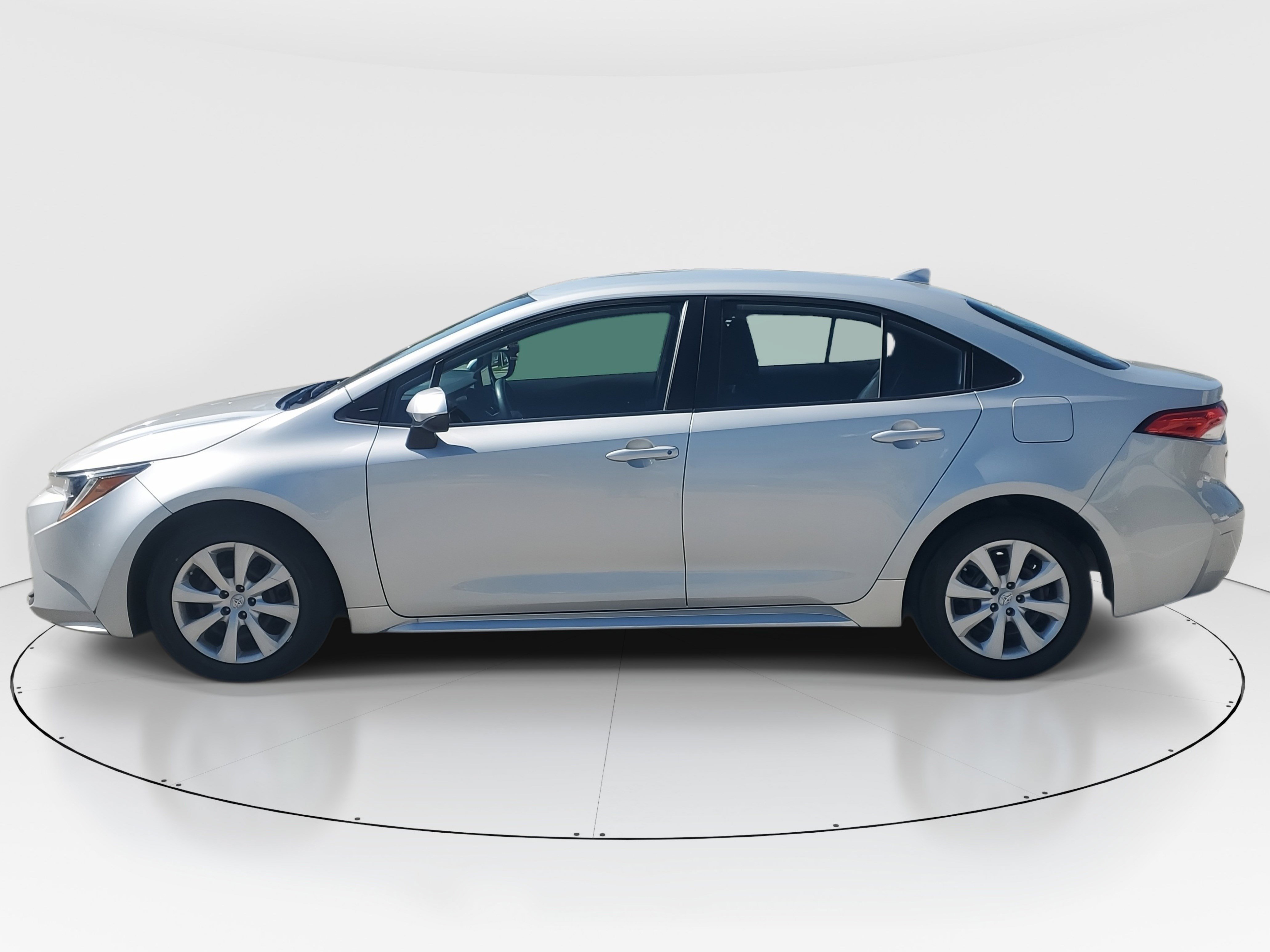 Used 2023 Toyota Corolla LE image 6
