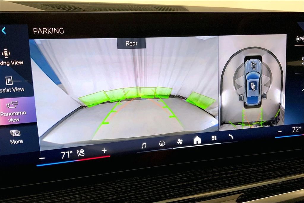 Certified 2026 BMW X6 xDrive40i w/ Climate Comfort Package image 17