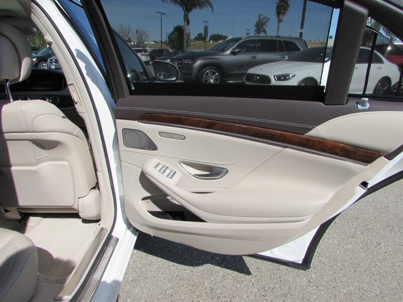 Used 2015 Mercedes-Benz S 550 Sedan image 26