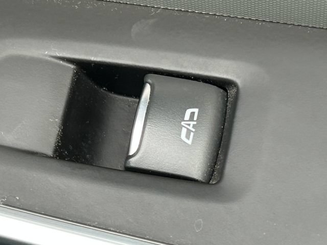 Used 2022 Cadillac XT4 Premium Luxury w/ Safety Alert Package AWD/4WD image 34