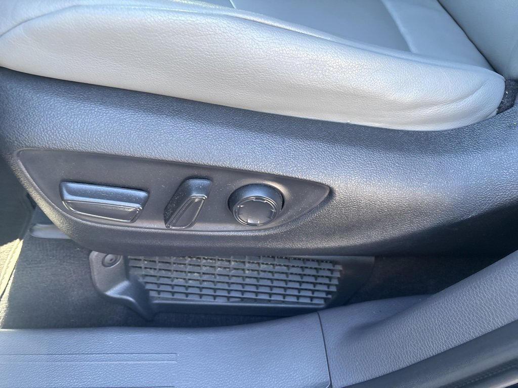 Used 2022 Toyota Sienna XLE image 13