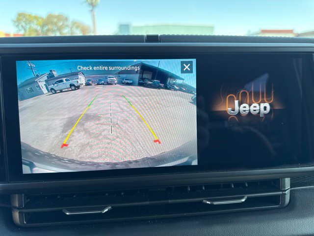 Used 2024 Jeep Wrangler Unlimited Rubicon AWD/4WD image 29