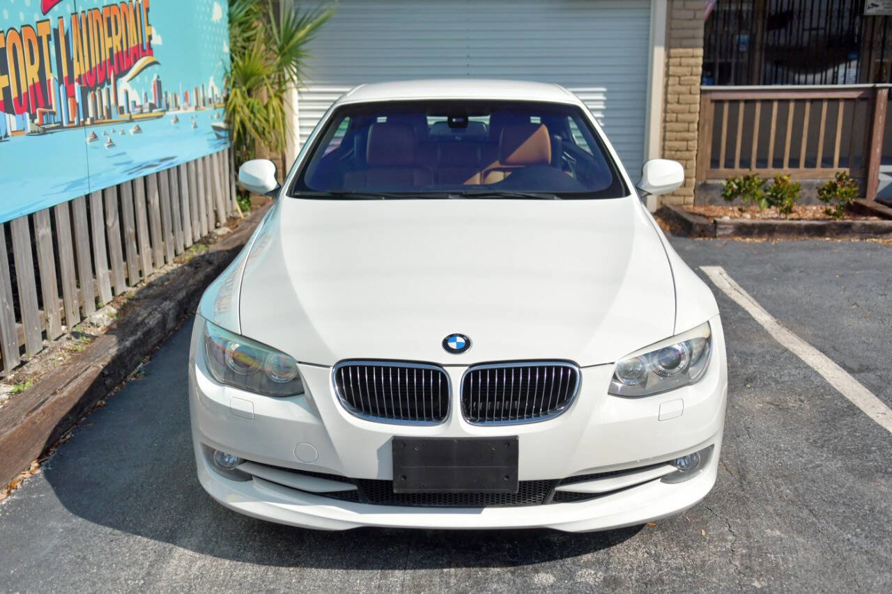 Used 2012 BMW 328i Convertible image 3