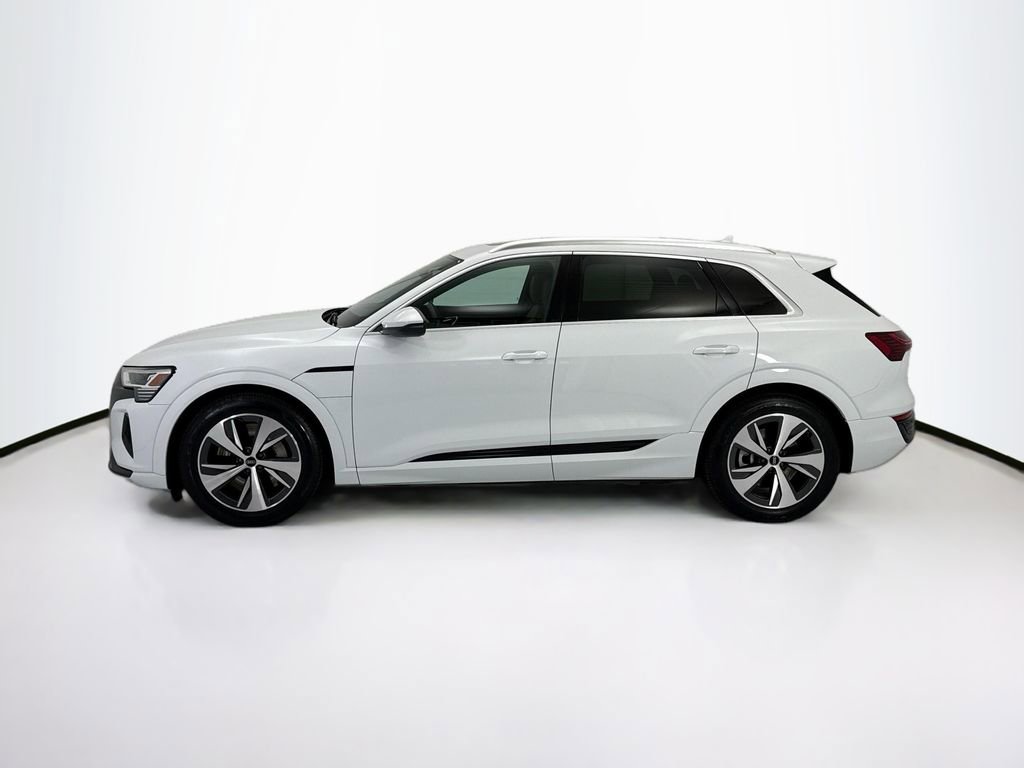 Used 2024 Audi Q8 e-tron Premium AWD/4WD image 8