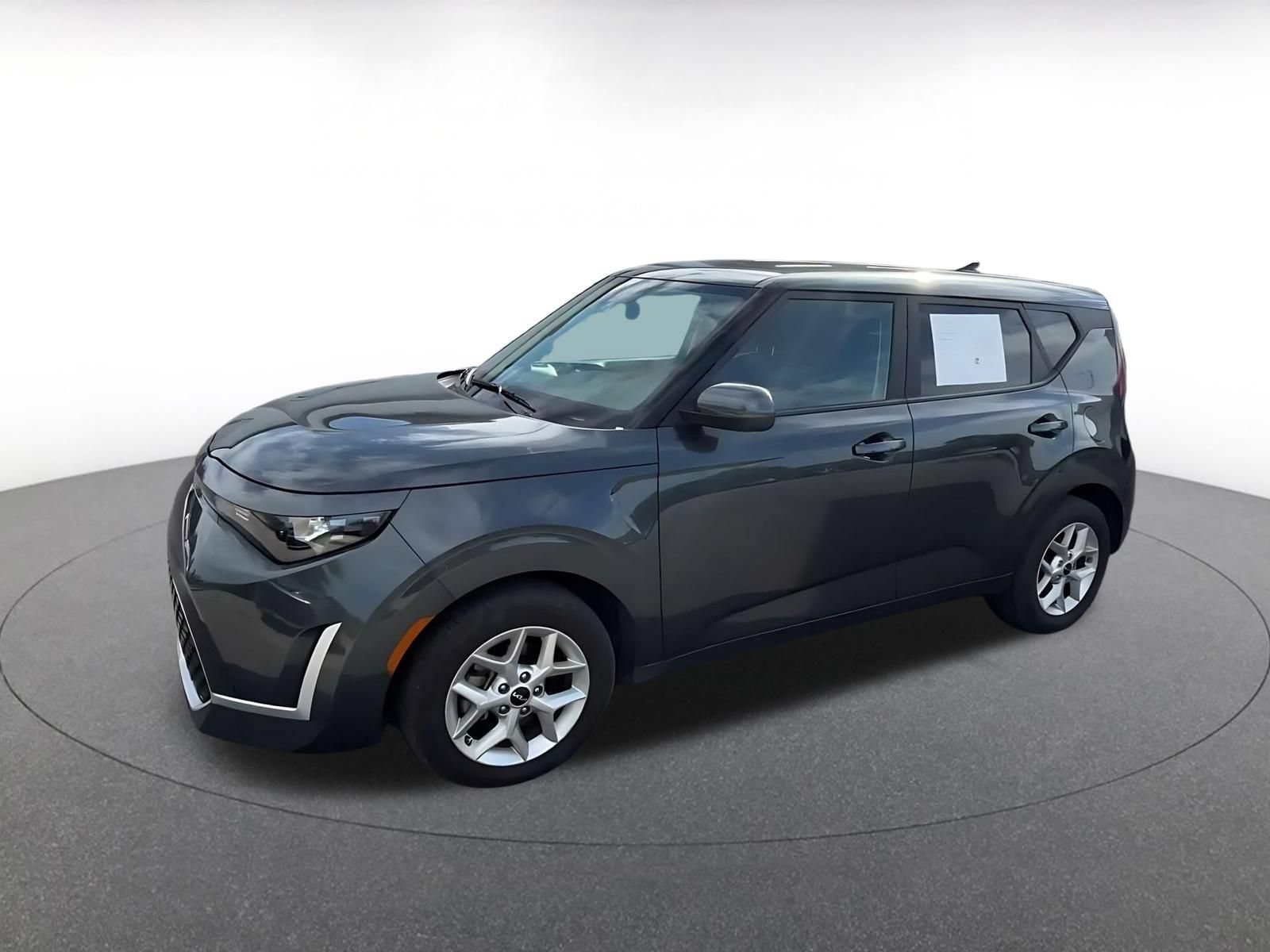 Used 2025 Kia Soul LX w/ LX Technology Package FWD image 7