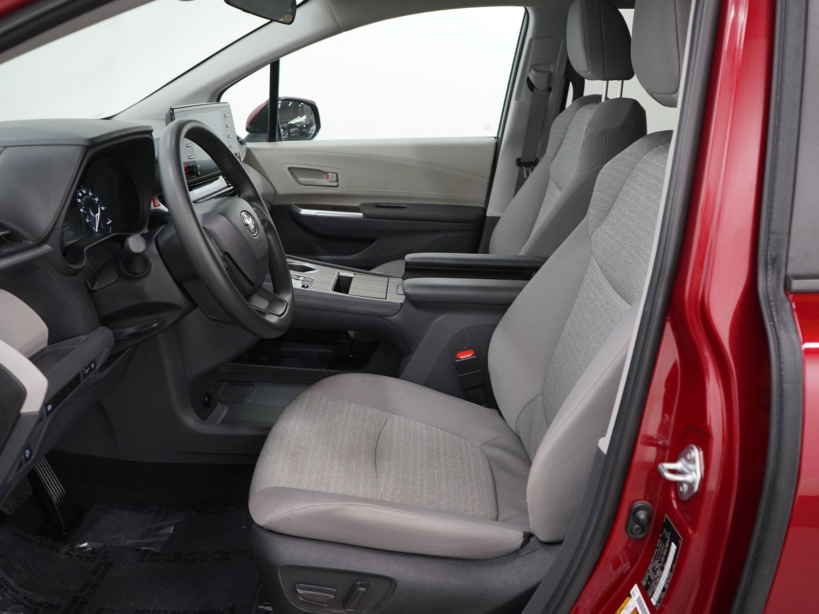 Used 2024 Toyota Sienna LE image 22