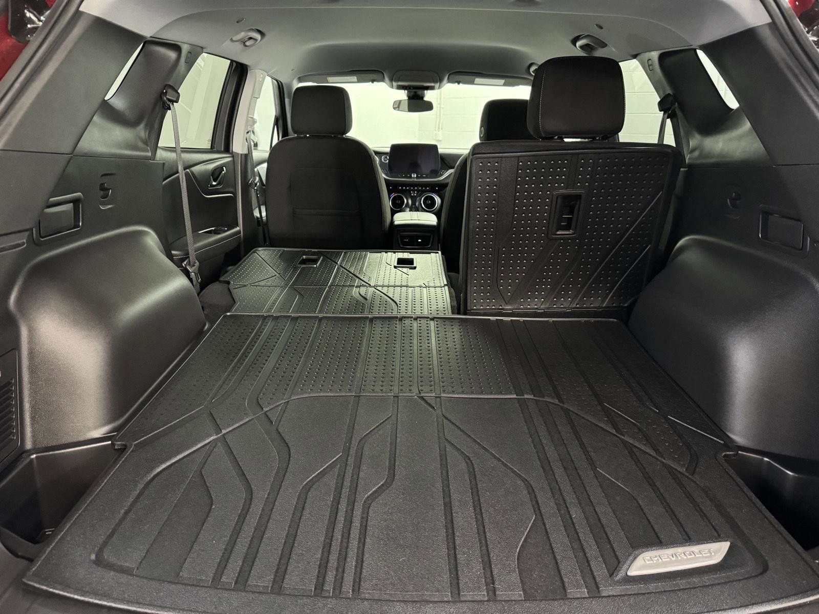 Used 2025 Chevrolet Blazer LT w/ Driver Confidence Package image 31