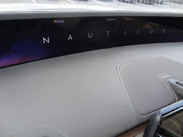 Used 2025 Lincoln Nautilus Reserve AWD/4WD image 10