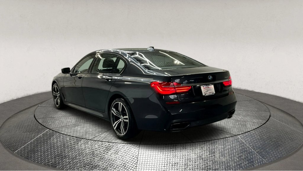 Used 2017 BMW 750i image 6