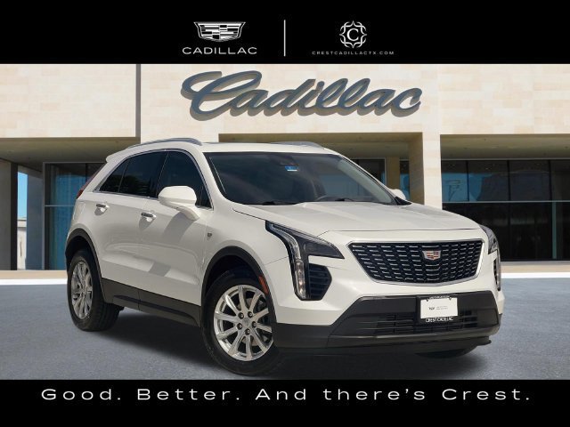 Used 2022 Cadillac XT4 Luxury w/ Cold Weather Package AWD/4WD image 2