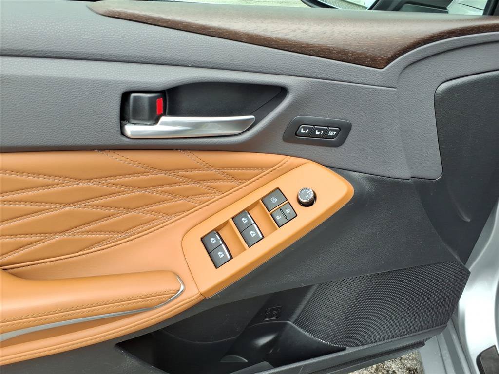 Used 2019 Toyota Avalon Limited w/ Advanced Safety Package FWD image 14