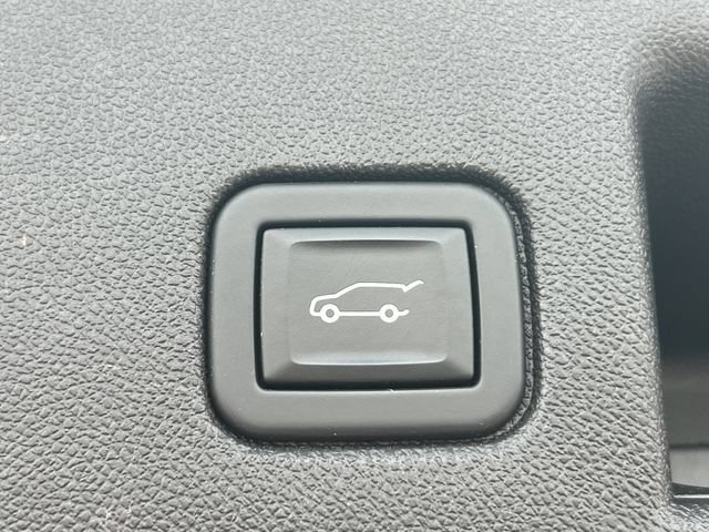Used 2023 Chevrolet Equinox LT w/ Driver Convenience Package AWD/4WD image 36