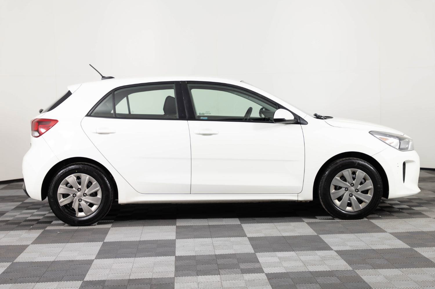 Used 2018 Kia Rio S FWD image 9