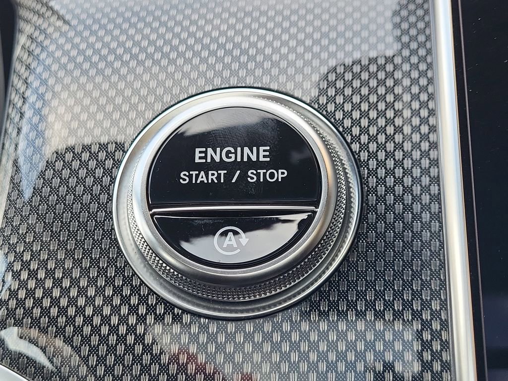 Certified 2025 Mercedes-Benz GLC 43 AMG 4MATIC image 21