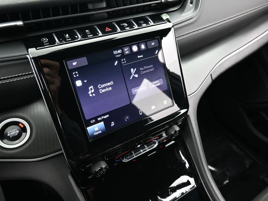 Used 2025 Jeep Grand Cherokee Laredo image 20