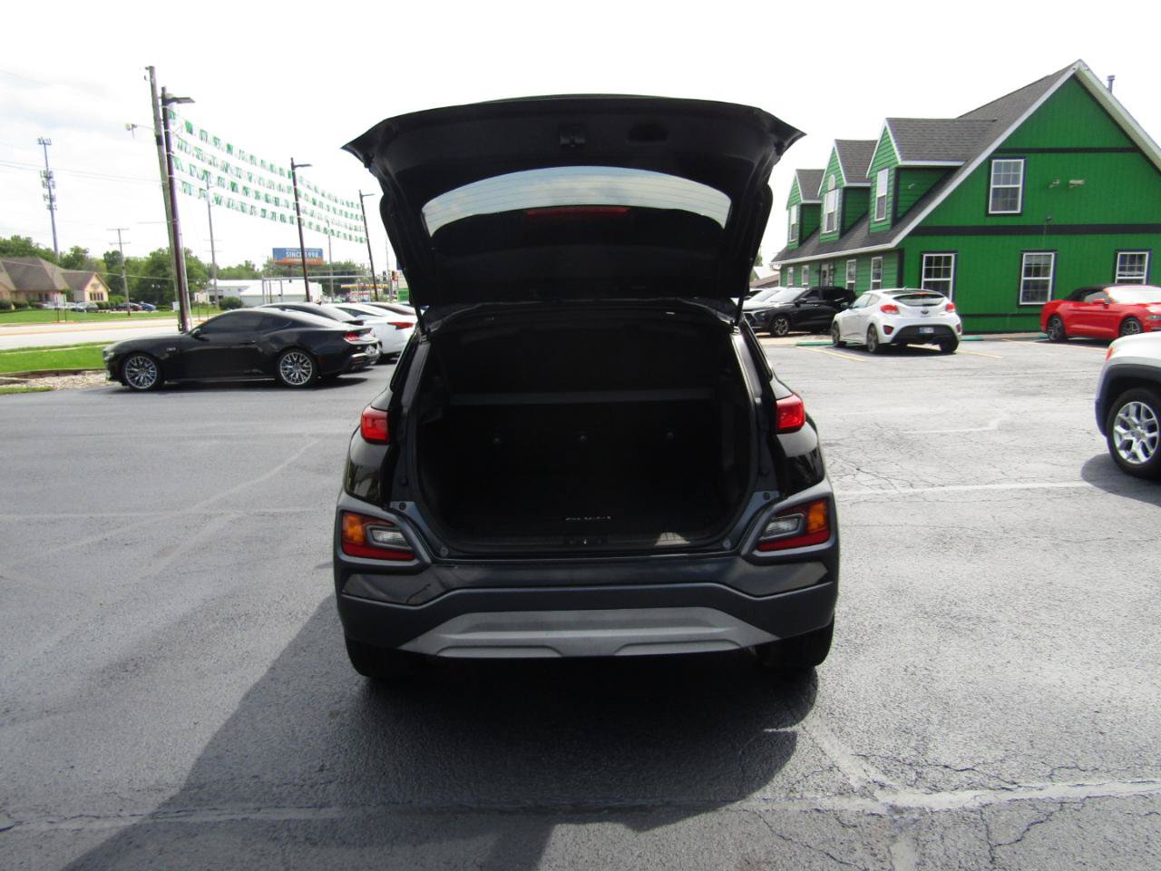 Used 2021 Hyundai Kona Night w/ Cargo Package FWD image 7