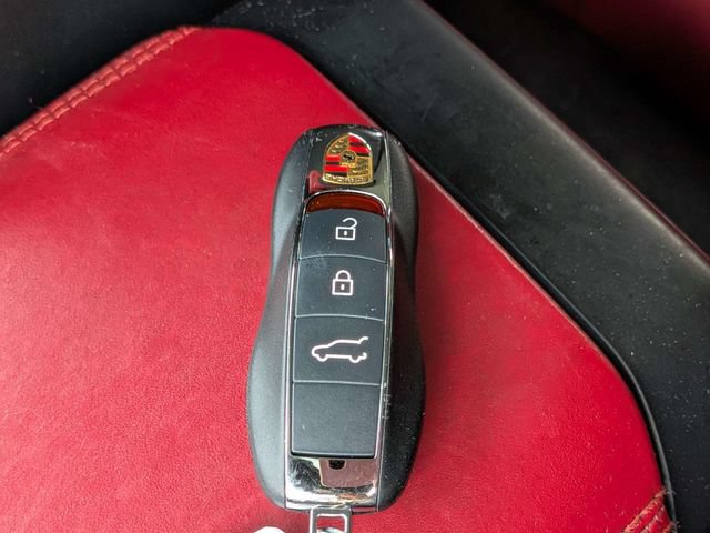 Used 2020 Porsche Macan S AWD/4WD image 31