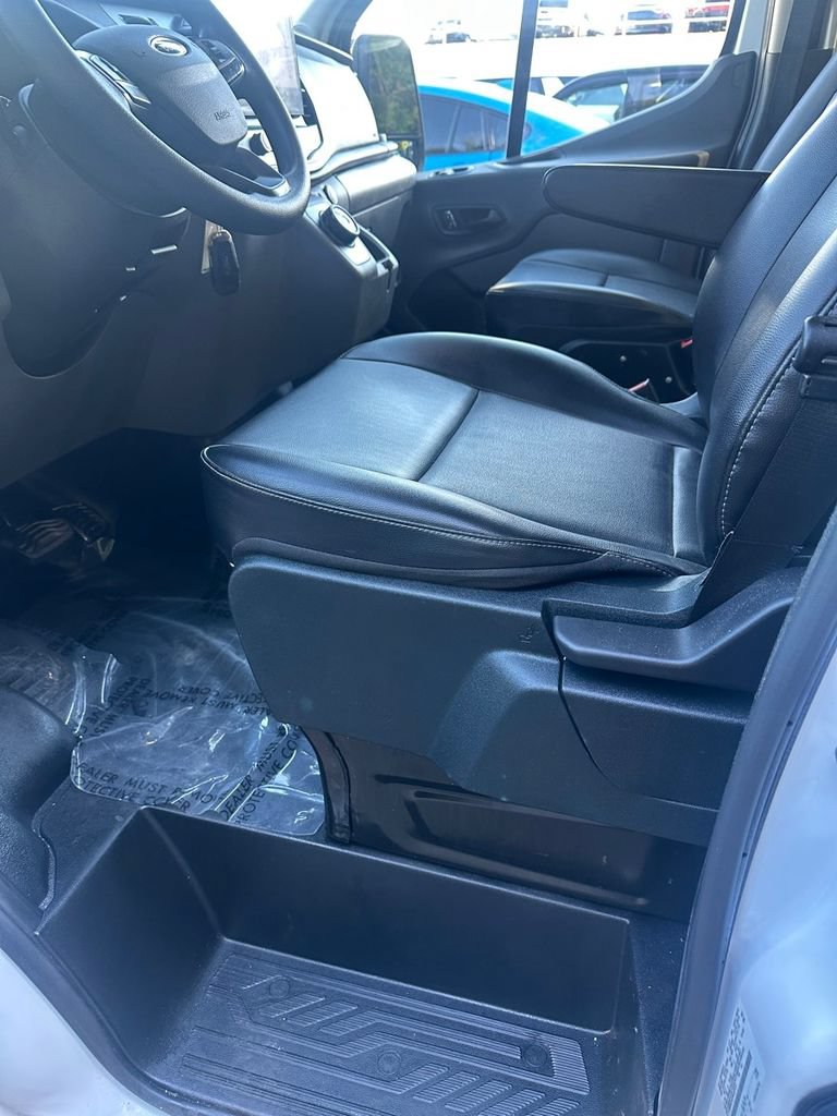 Used 2023 Ford E-Transit Medium Roof RWD image 13