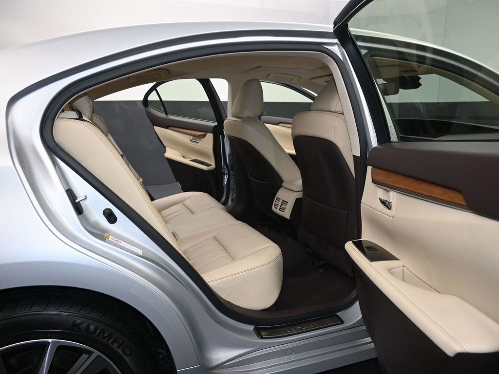 Used 2016 Lexus ES 300h image 13