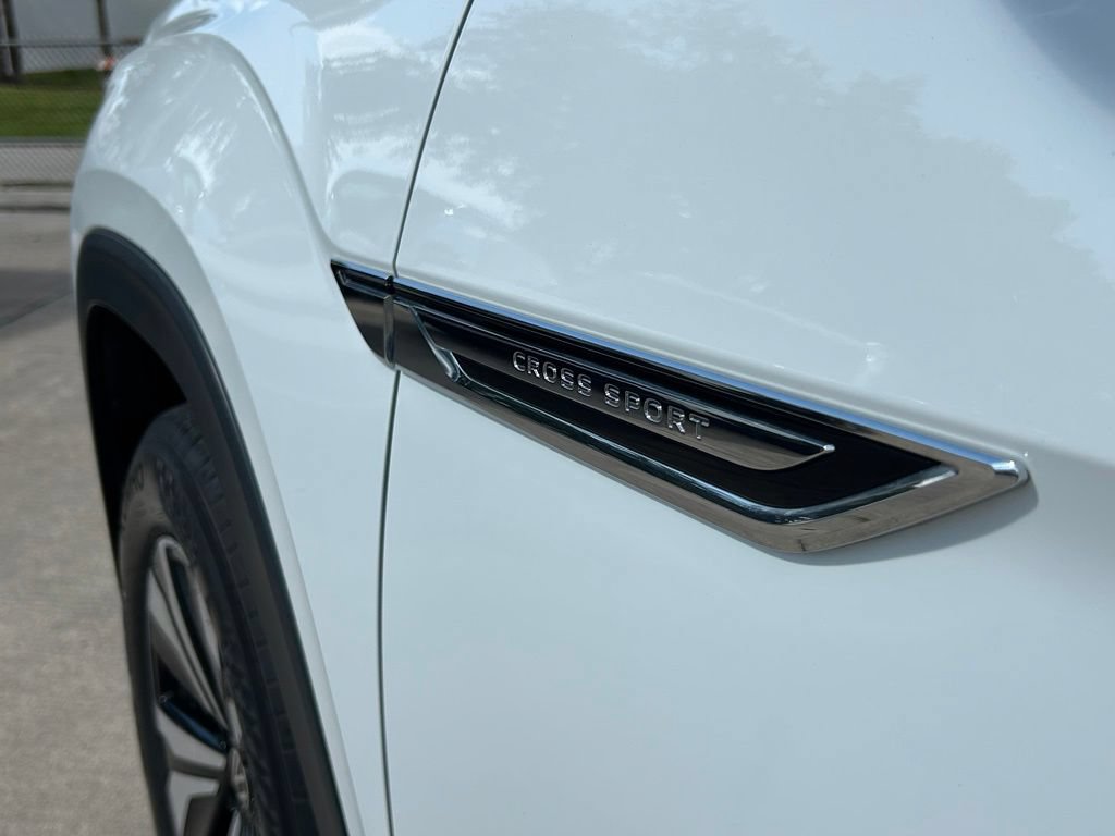 Used 2024 Volkswagen Atlas Cross Sport SE FWD image 33