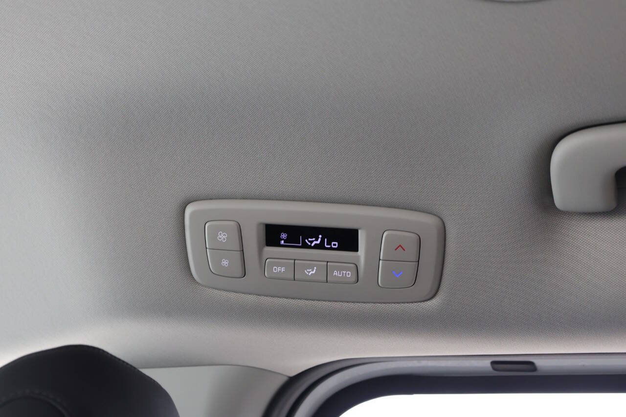 Used 2026 Kia Carnival LXS FWD image 23