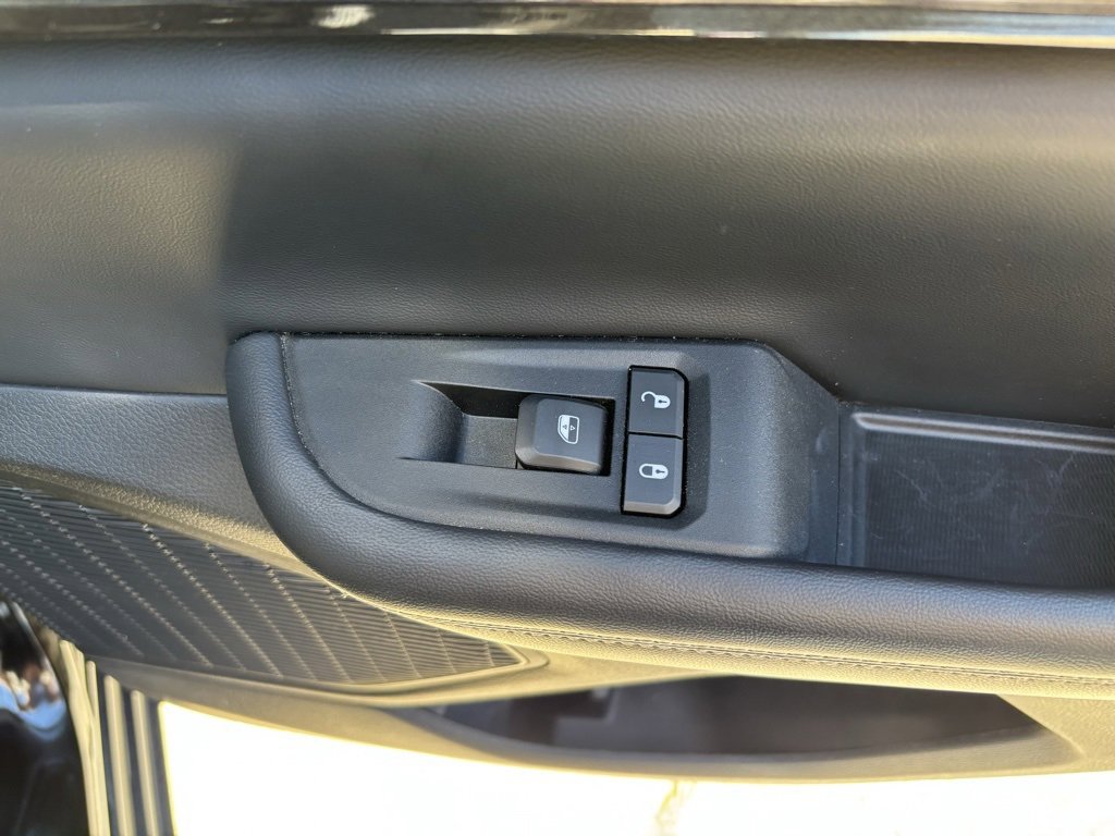 Used 2023 Jeep Grand Cherokee Altitude image 28