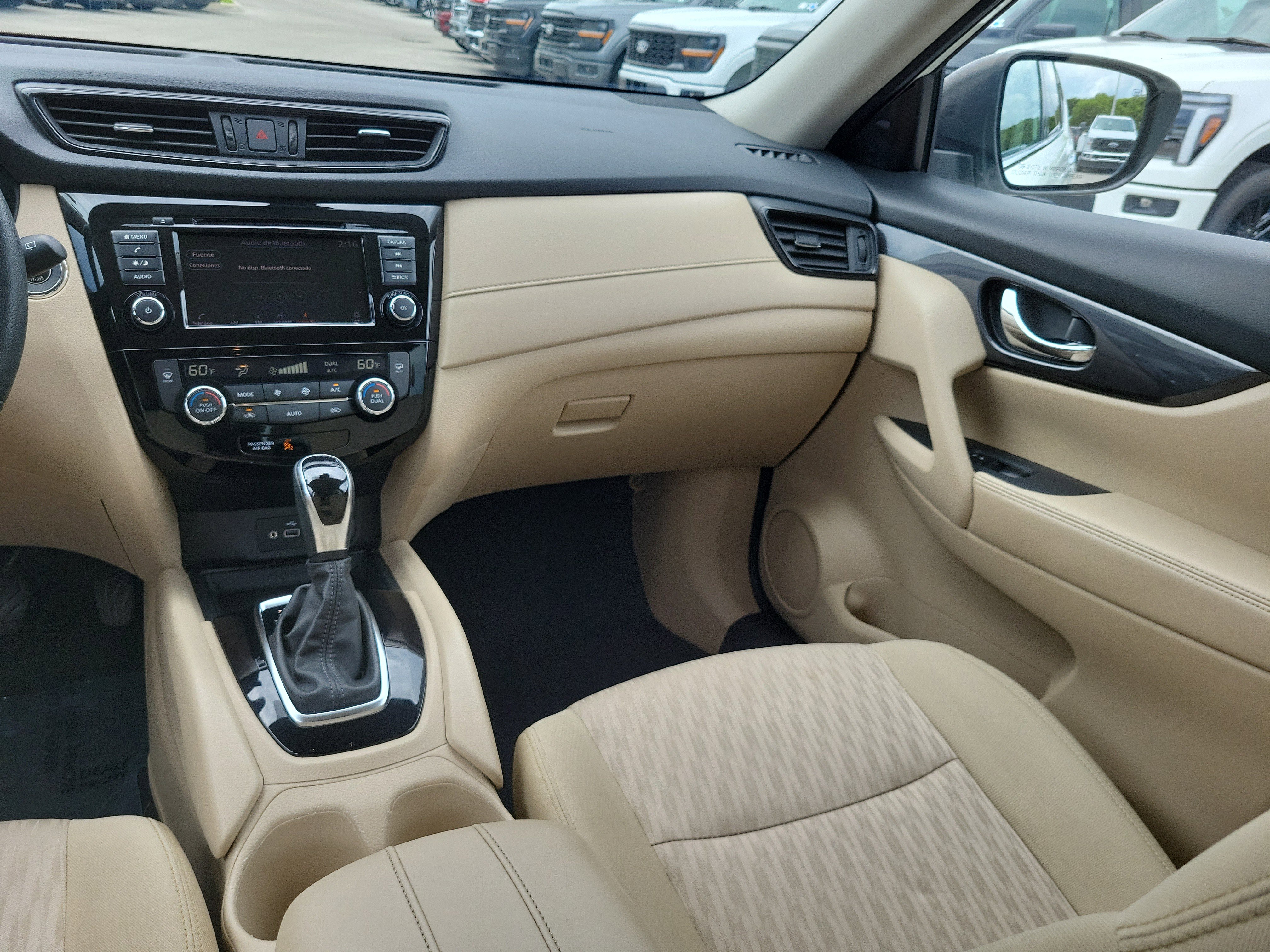 Used 2020 Nissan Rogue SV FWD image 18