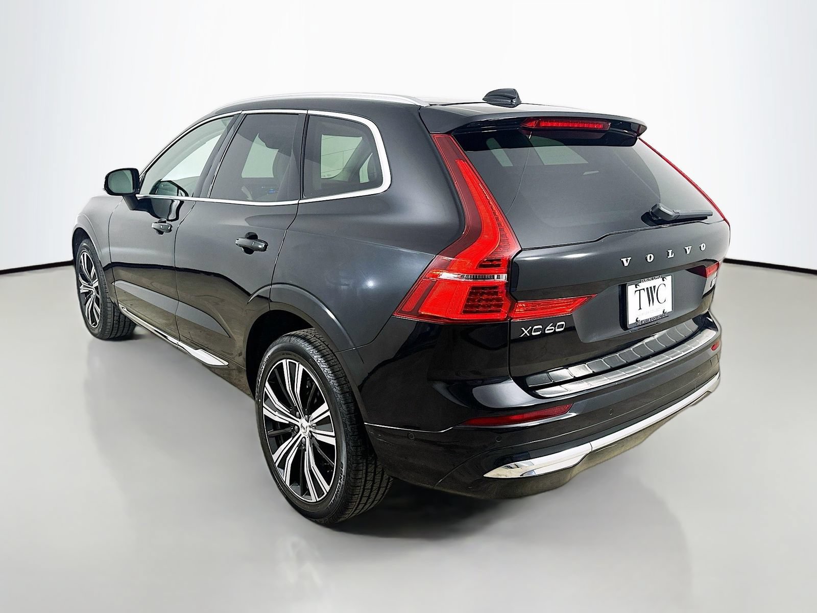 Used 2023 Volvo XC60 B5 Plus w/ Climate Package AWD/4WD image 7