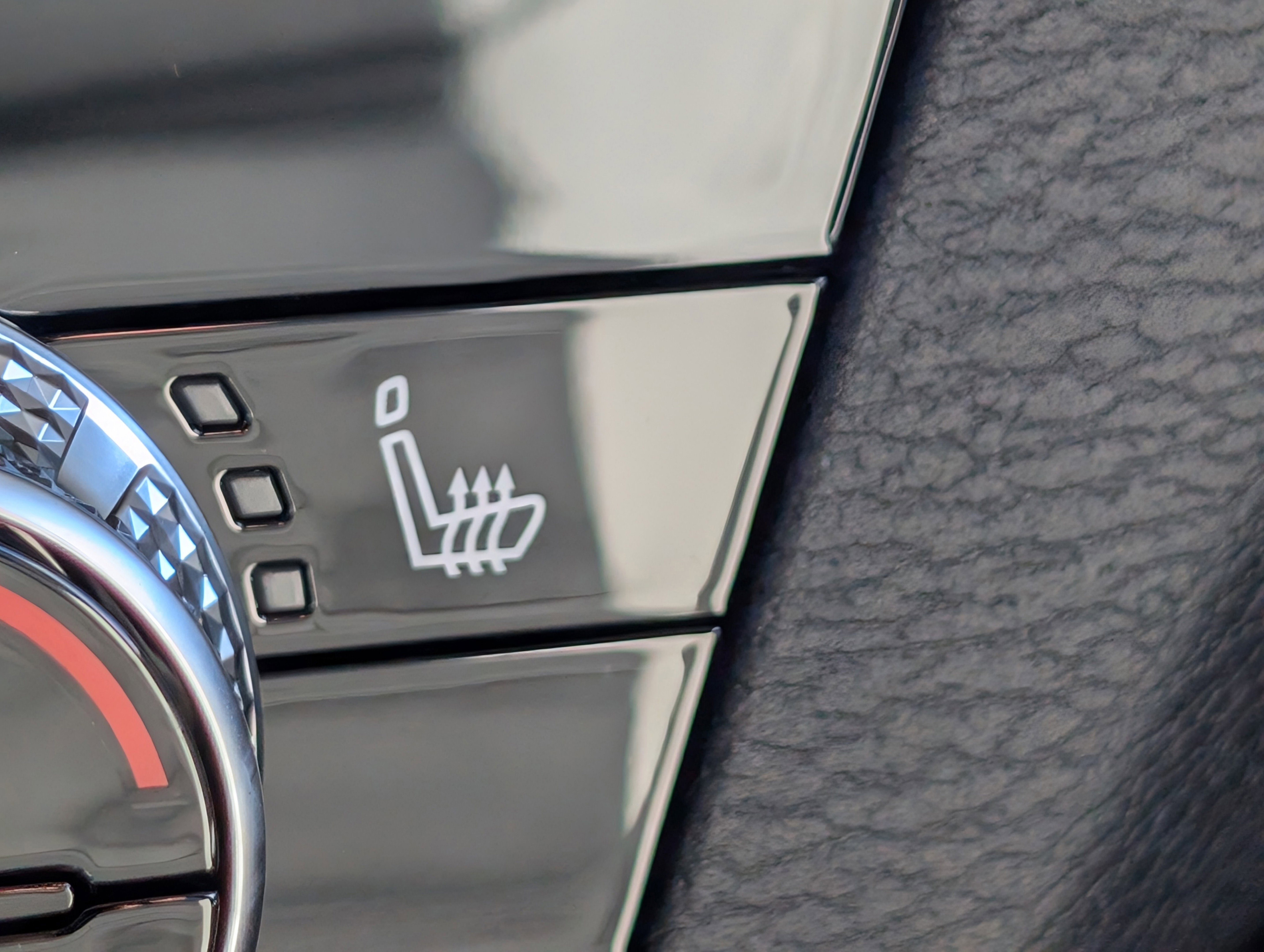 New 2025 Mitsubishi Outlander SE image 27