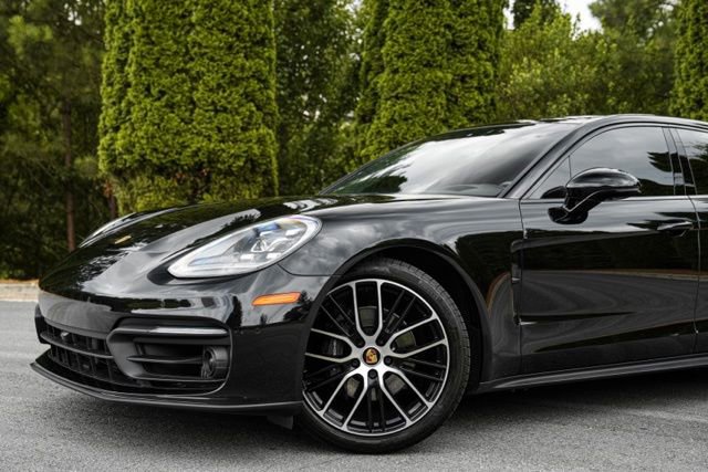 Used 2023 Porsche Panamera 4 Platinum Edition AWD/4WD image 3