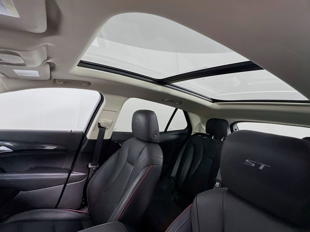 Certified 2023 Buick Envision Essence w/ Sport Touring Package image 21