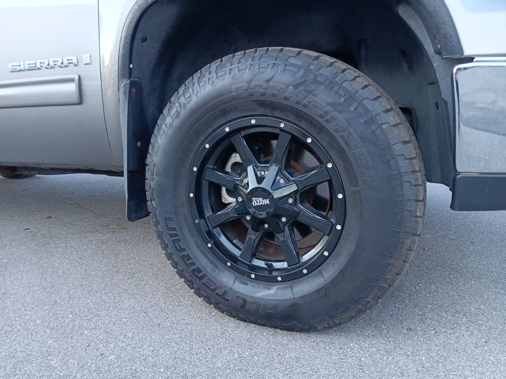Used 2007 GMC Sierra 1500 SLT w/ SLE/SLT Trailering Package AWD/4WD image 3