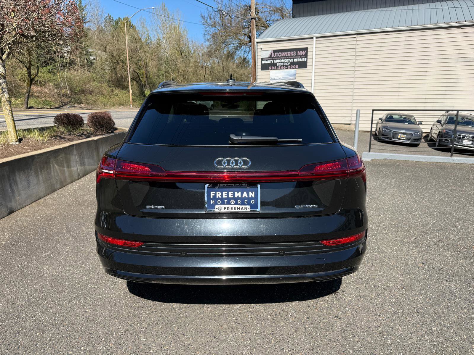 Used 2021 Audi e-tron Premium Plus w/ Premium Plus Package image 7