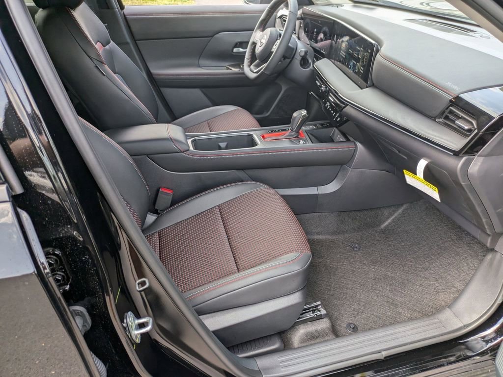 New 2025 Nissan Kicks SR w/ SR Premium Package image 23