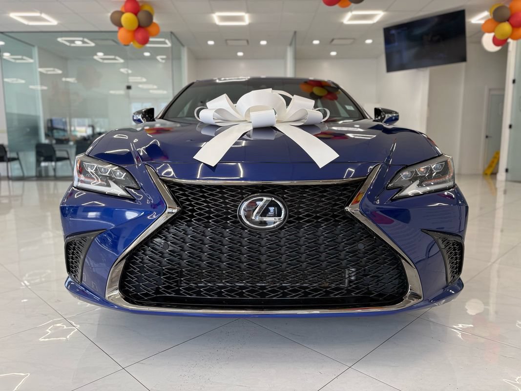 Used 2020 Lexus ES 350 F Sport w/ Accessory Package FWD image 2