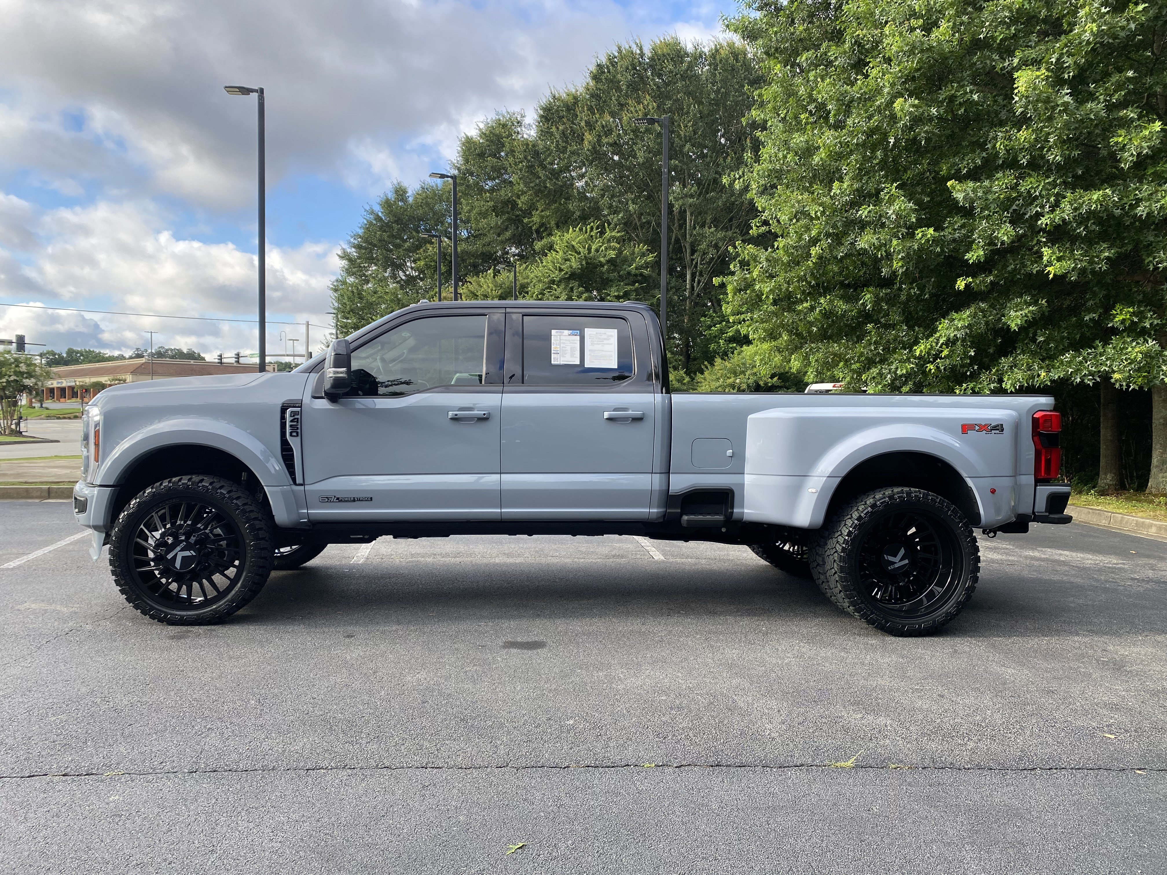 Used 2025 Ford F450 Platinum w/ FX4 Off-Road Package AWD/4WD image 6