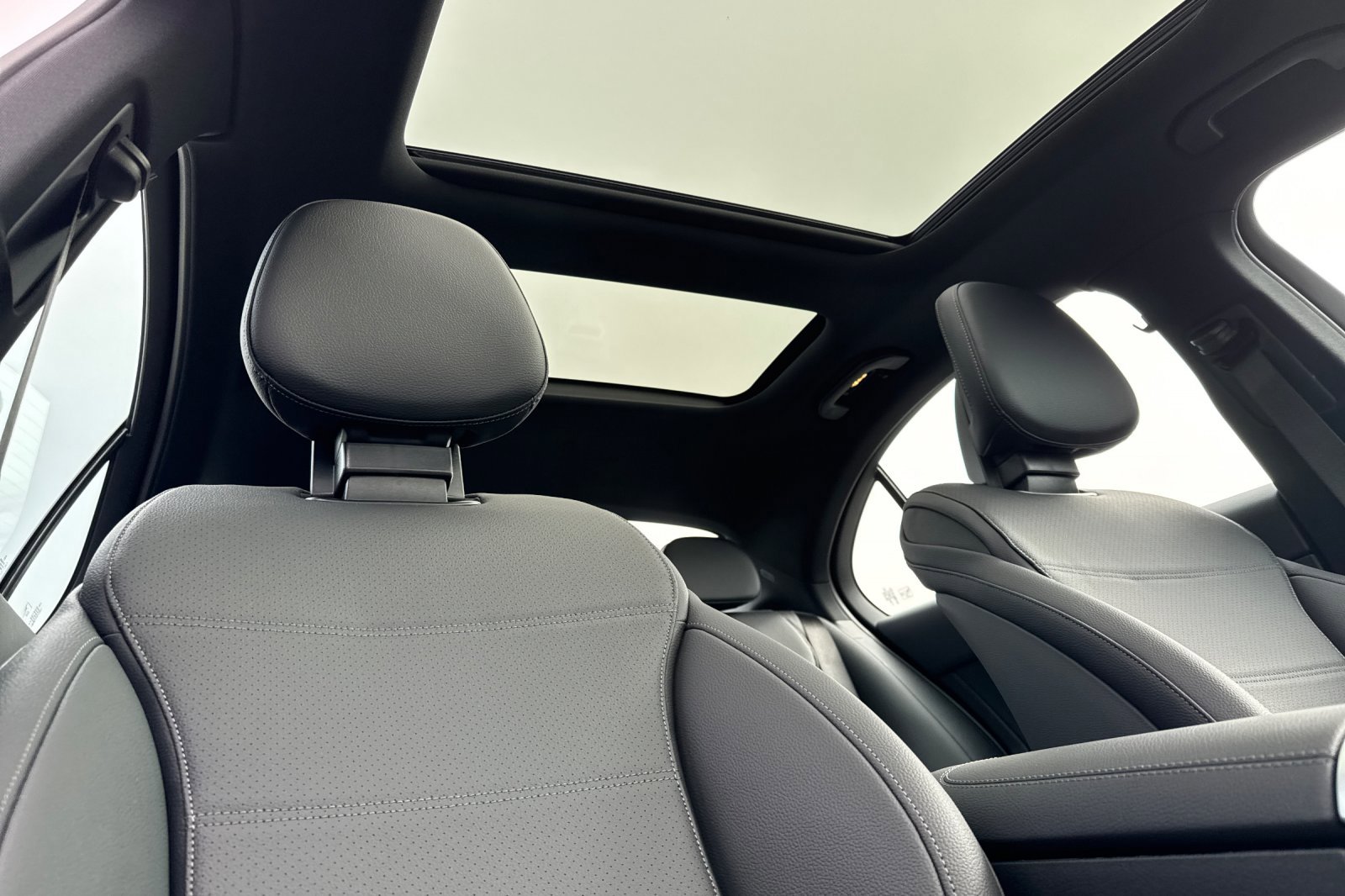 New 2026 Mercedes-Benz C 300 4MATIC Sedan image 16