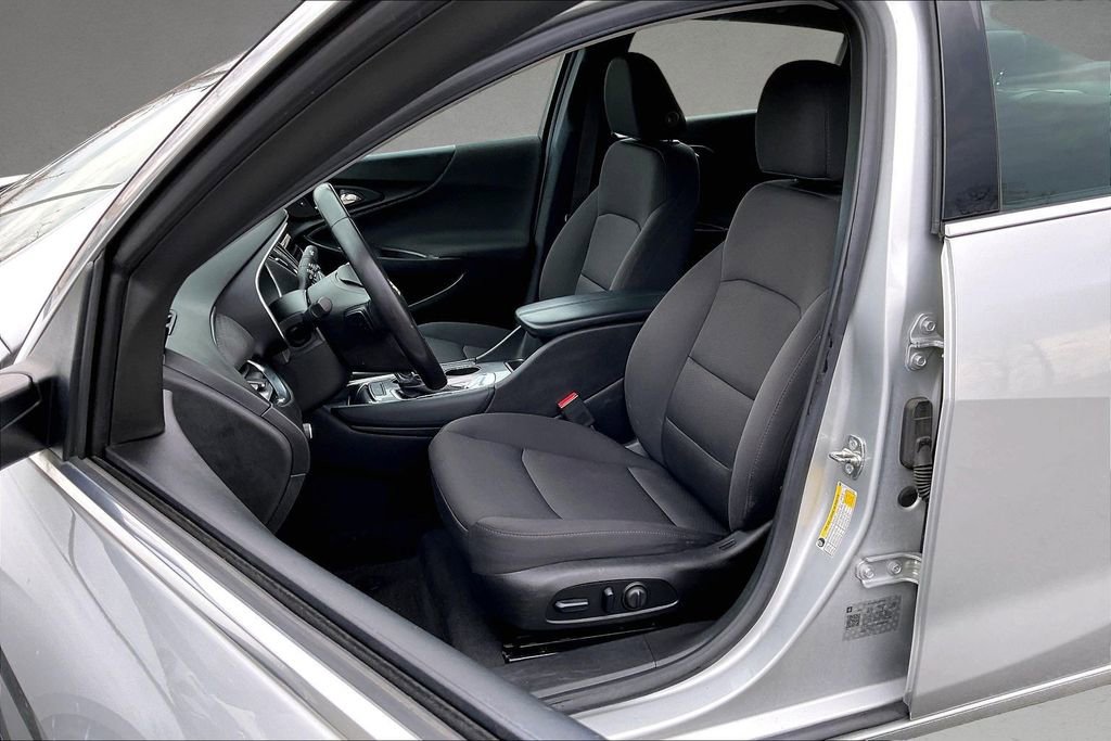 Used 2018 Chevrolet Malibu LT FWD image 21