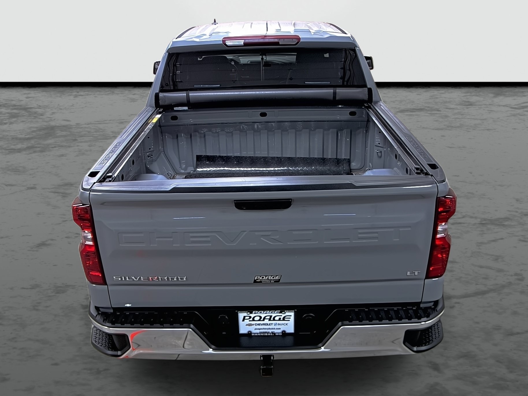 Used 2024 Chevrolet Silverado 1500 LT AWD/4WD image 3