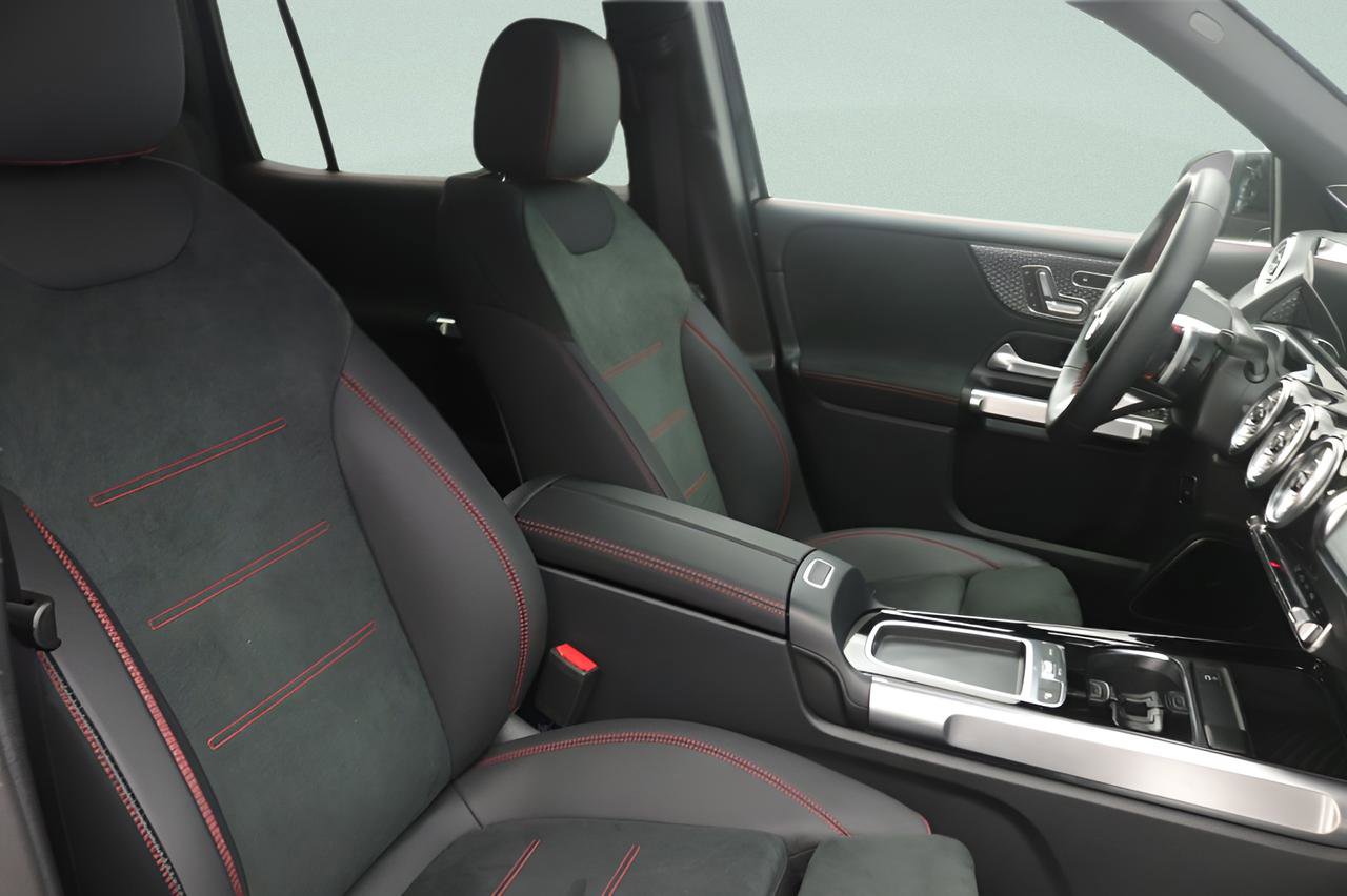 Certified 2025 Mercedes-Benz GLB 250 image 27